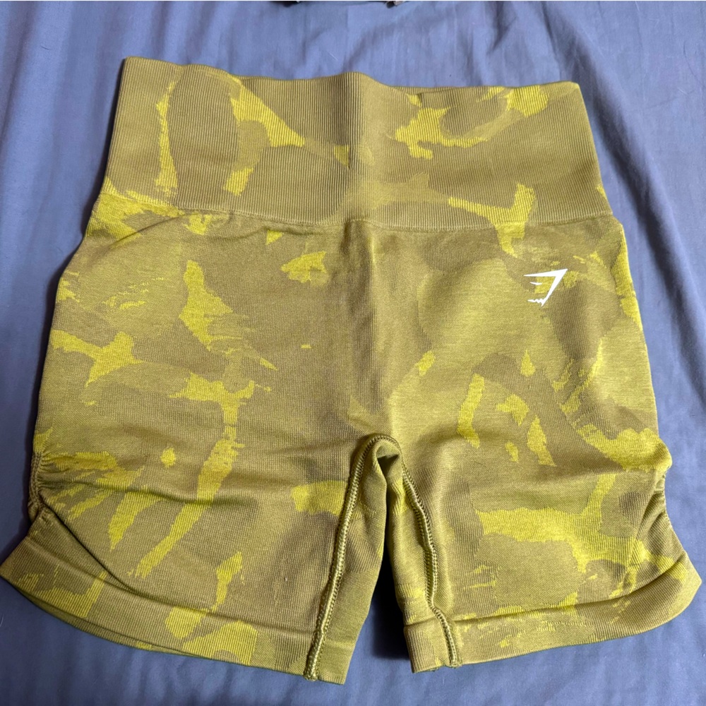 Gymshark Adapt Camo Seamless Shorts - Griffin Green